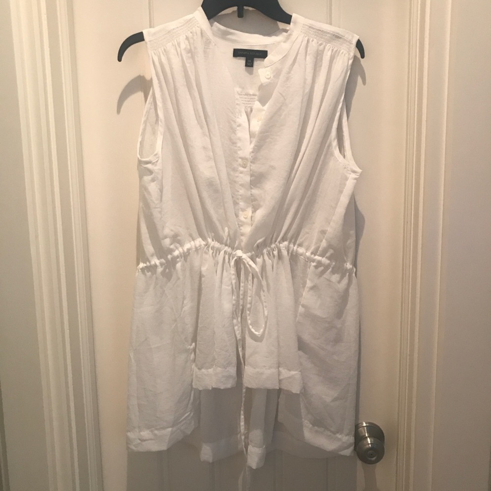 BANANA REPUBLIC: white cinch waist top